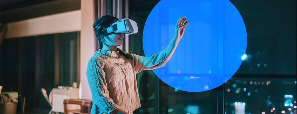 Chica con gafas de realidad virtual