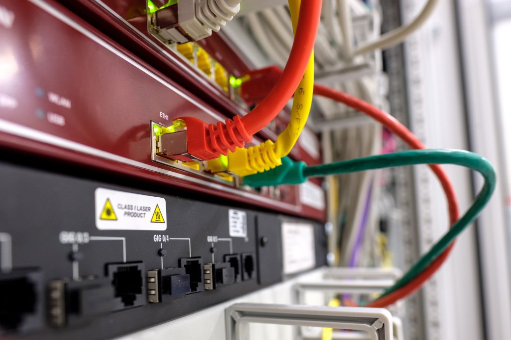 Los cables de red son distintos entre sí por dentro y por fuera